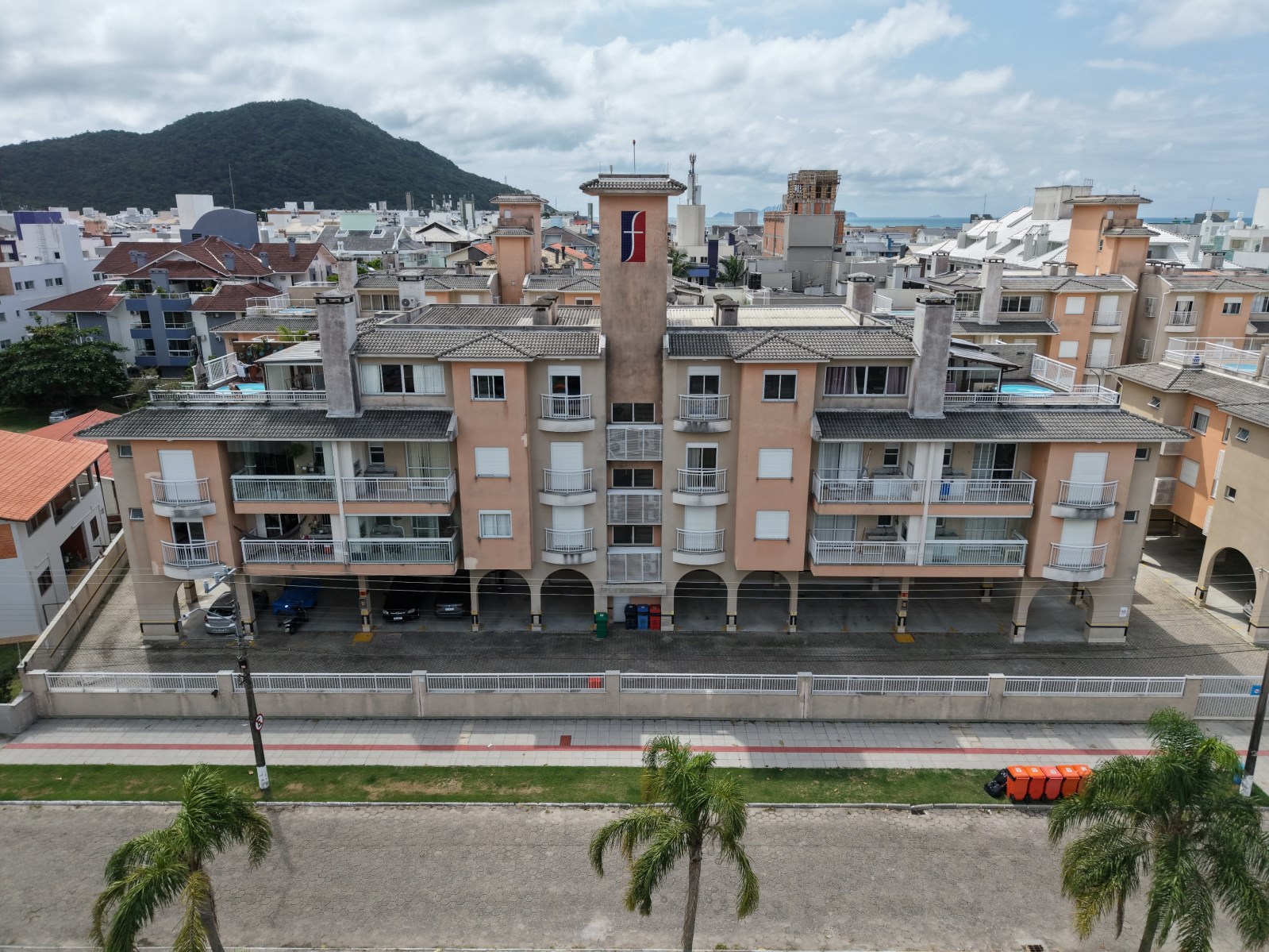 Fachada do Condomínio Residencial Isola Ravenna em Florianópolis
